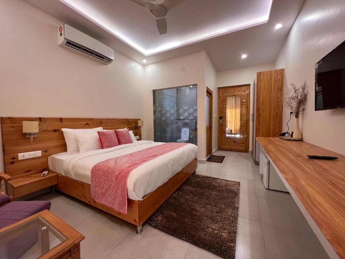 Dandelion By The Hills Hotel Lakhwar Exterior photo